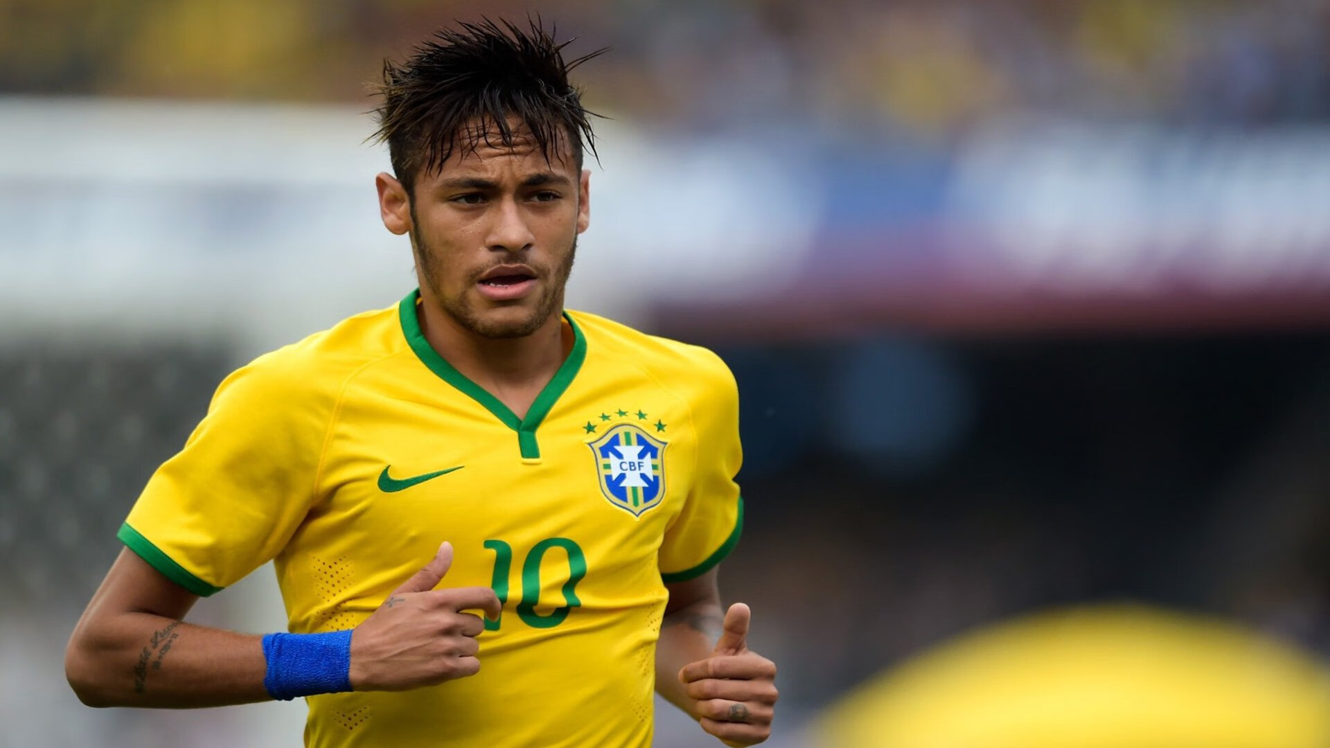 “智能裁判技术在中超首次应用，保障比赛公正”，人工智能足球裁判