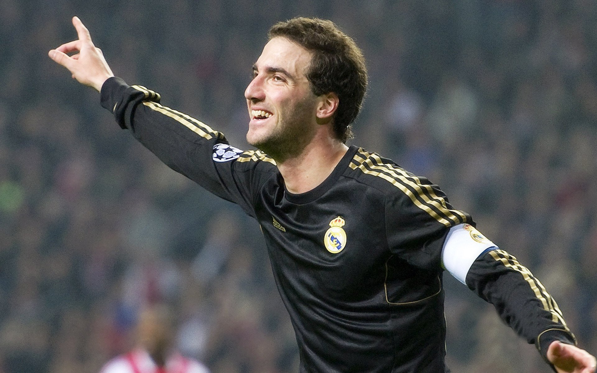 火箭多点开火战胜公牛，火箭多西